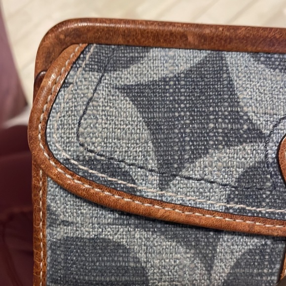 SOLD Coach Wallet - Picture 11 of 11